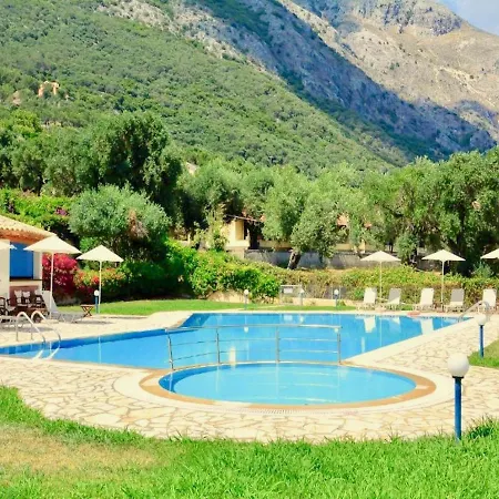 Blu & With Pool By Dadovillas וילה