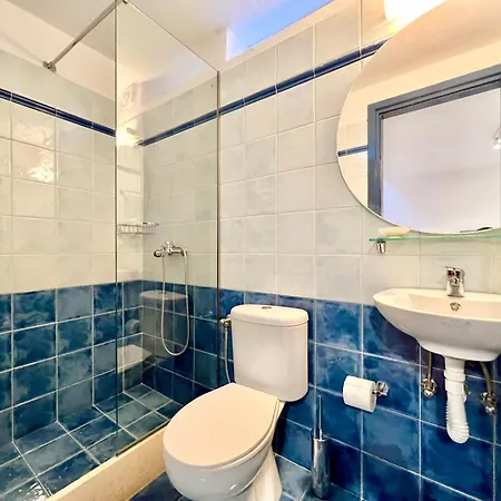 Blu & With Pool By Dadovillas *