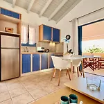 Blu & With Pool By Dadovillas וילה בארבאטי