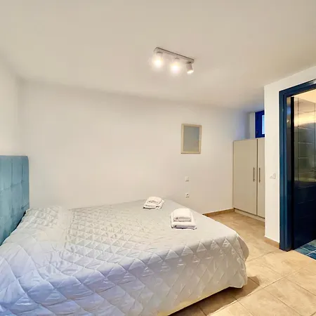 Blu & With Pool By Dadovillas *